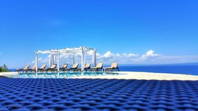 Bungalow White Apartments And Suites