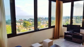 Bungalow White Apartments And Suites