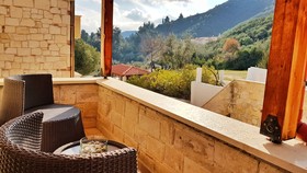 Bungalow White Apartments And Suites