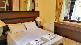 Bungalow White Apartments And Suites