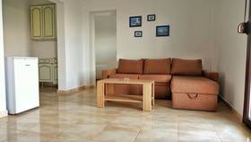 Bungalow White Apartments And Suites