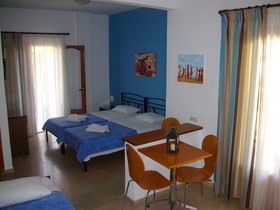 Pella House Hotel