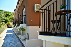 Valery Apartments