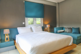 Royal Hotel and Suites