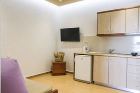 Royal Hotel and Suites