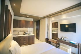 Royal Hotel and Suites