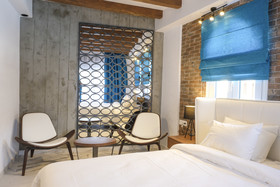 Royal Hotel and Suites