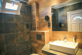 Royal Hotel and Suites