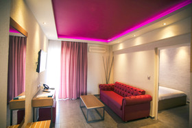 Royal Hotel and Suites