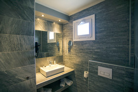 Royal Hotel and Suites