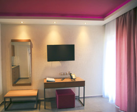 Royal Hotel and Suites