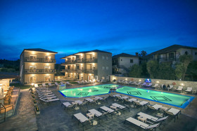 Royal Hotel and Suites