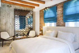 Royal Hotel and Suites