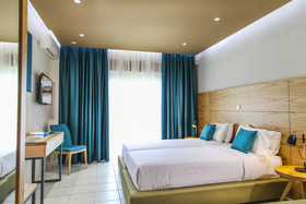 Royal Hotel and Suites