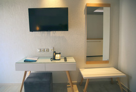 Royal Hotel and Suites