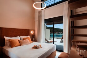 Chronos Suites