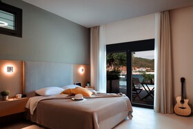 Chronos Suites
