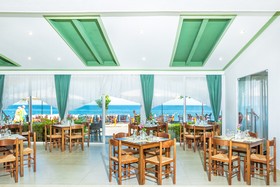 Xenios Dolphin Beach Hotel