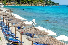 Xenios Dolphin Beach Hotel