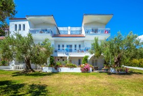 Xenios Faros Apartments