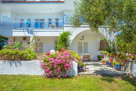 Xenios Faros Apartments