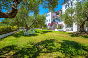 Xenios Faros Apartments
