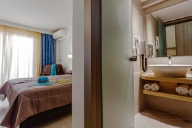 Lagomandra Hotel & Spa