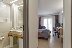 Lagomandra Hotel & Spa