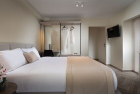 Olenia Luxury Apartments