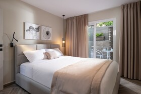 Olenia Luxury Apartments