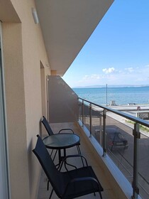 Navarino Luxe Suites With Sea View