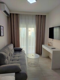 Navarino Luxe Suites With Sea View