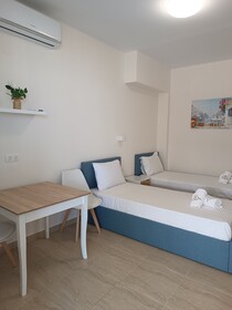 Navarino Luxe Suites With Sea View