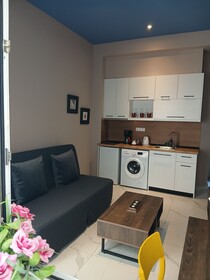 Black Onyx Comfort Suites