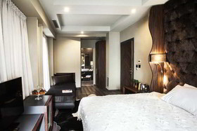 Diamond Suites
