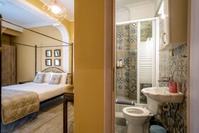 Kentrikon Deluxe Apartment  by Must
