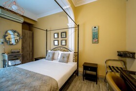 Kentrikon Deluxe Apartment  by Must