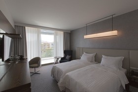 Makedonia Palace