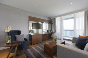 Makedonia Palace