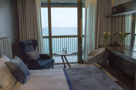 Makedonia Palace