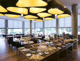 Makedonia Palace
