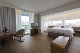 Makedonia Palace