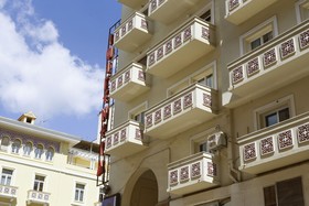 Roomore Apartments