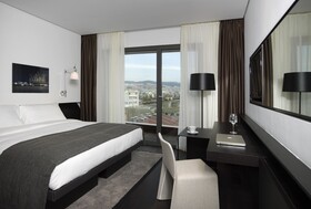 The Met Hotel