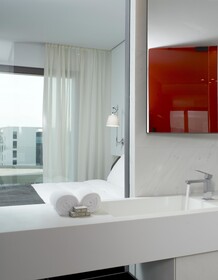 The Met Hotel