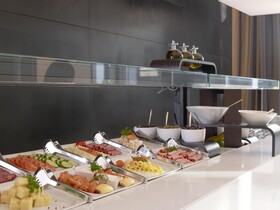 The Met Hotel