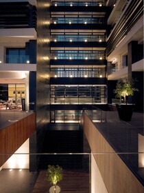 The Met Hotel