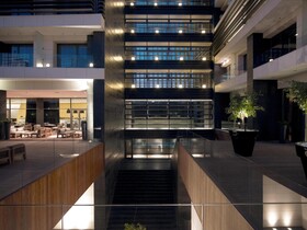 The Met Hotel