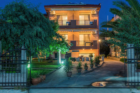 Castro Deluxe Hotel