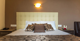 Castro Deluxe Hotel
